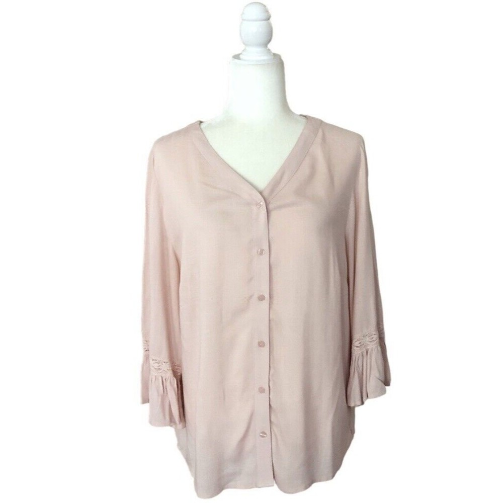 Chicos Size 1 (US 8)  Blush Pink V-Neck Button Front Blouse 3/4 Ruffled Sleeves